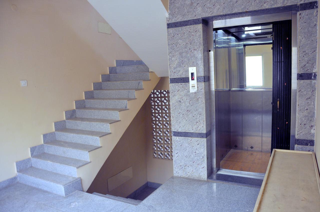 Hotel KSR Grands Tirupati Exterior foto