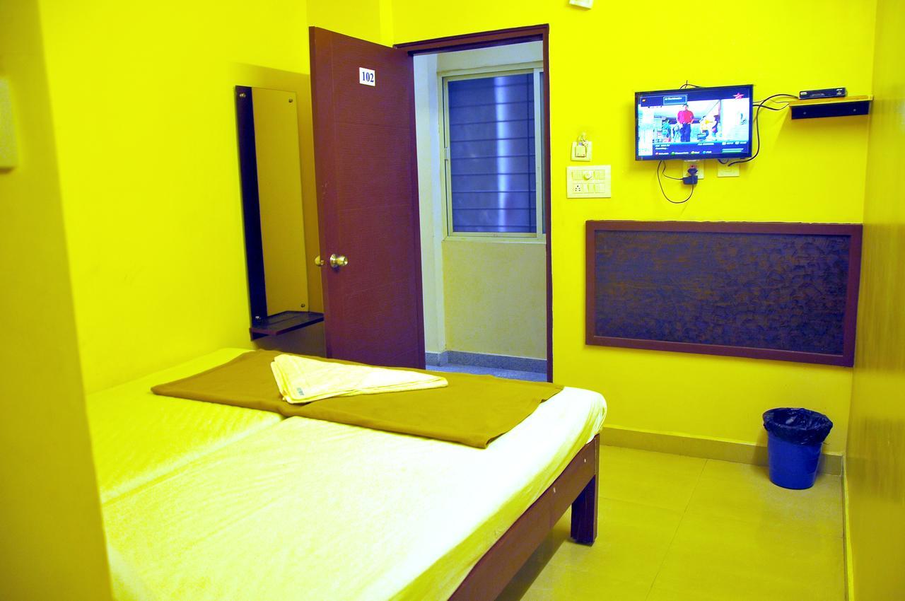 Hotel KSR Grands Tirupati Exterior foto