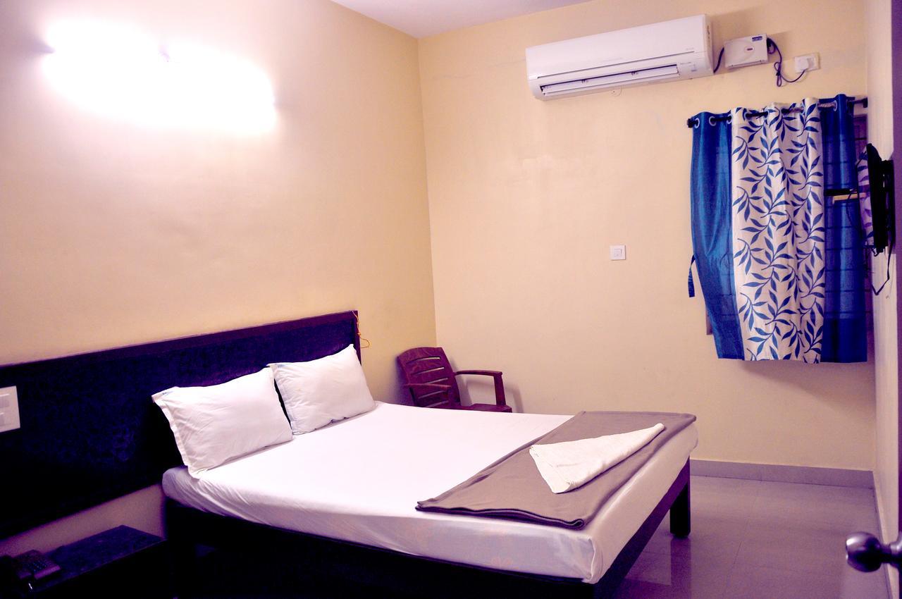 Hotel KSR Grands Tirupati Exterior foto